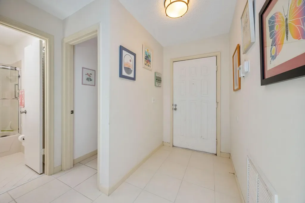 22 Ridge Pointe Drive Boynton Beach FL 33435