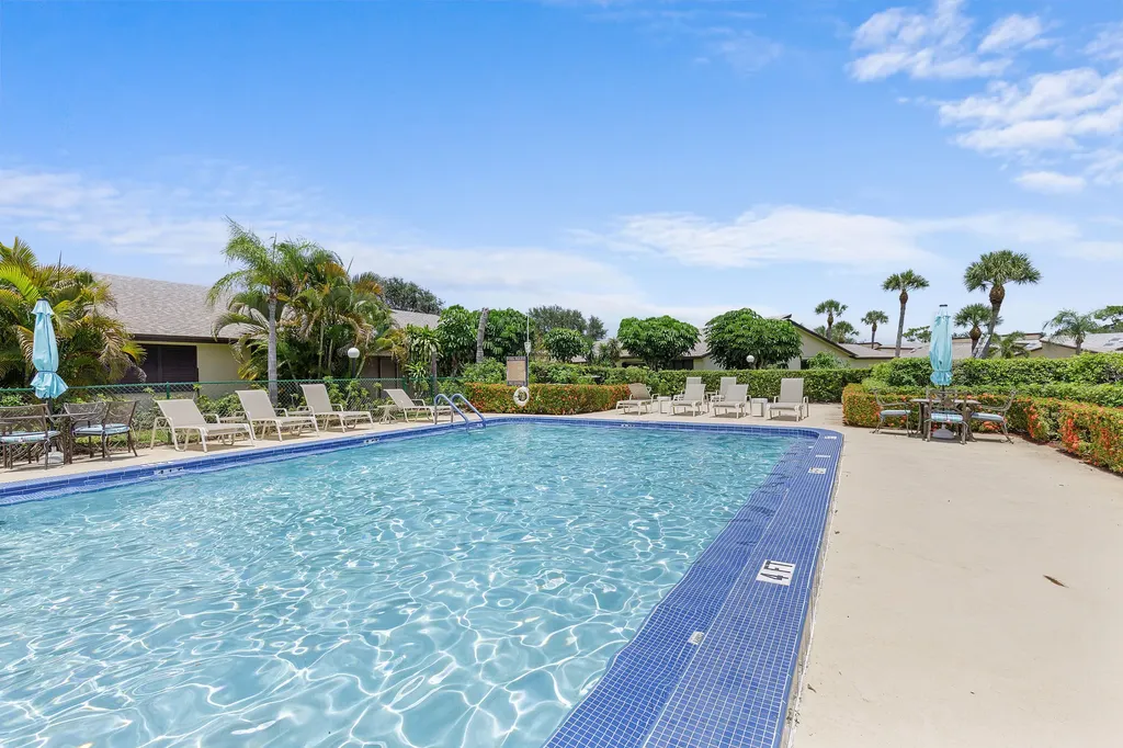 22 Ridge Pointe Drive Boynton Beach FL 33435