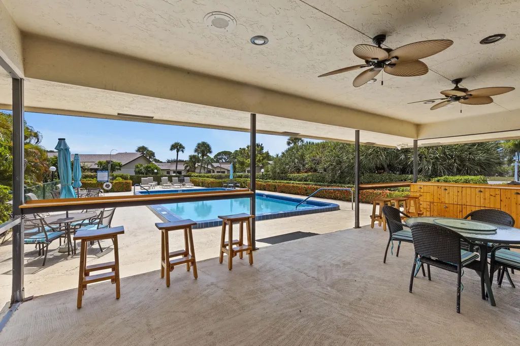22 Ridge Pointe Drive Boynton Beach FL 33435