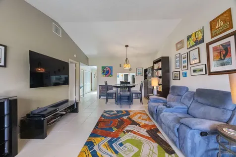 22 Ridge Pointe Drive Boynton Beach FL 33435