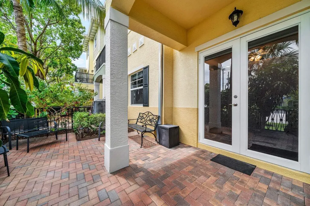 236 S Latitude Circle Delray Beach FL 33483