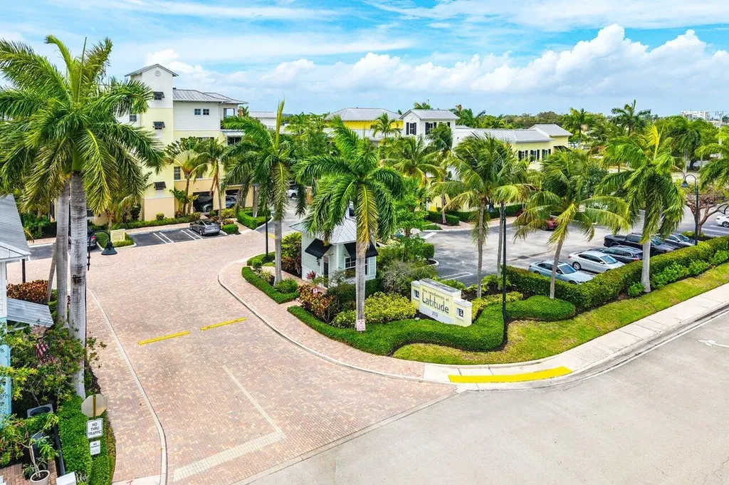 236 S Latitude Circle Delray Beach FL 33483