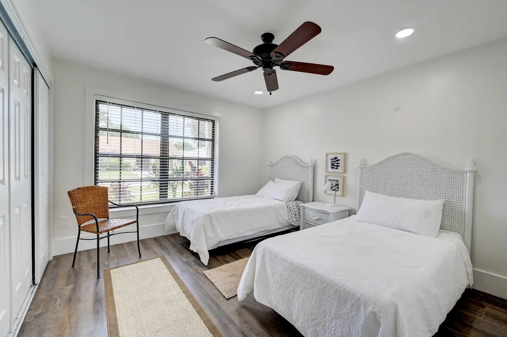 2756 Carnation Court Delray Beach FL 33445