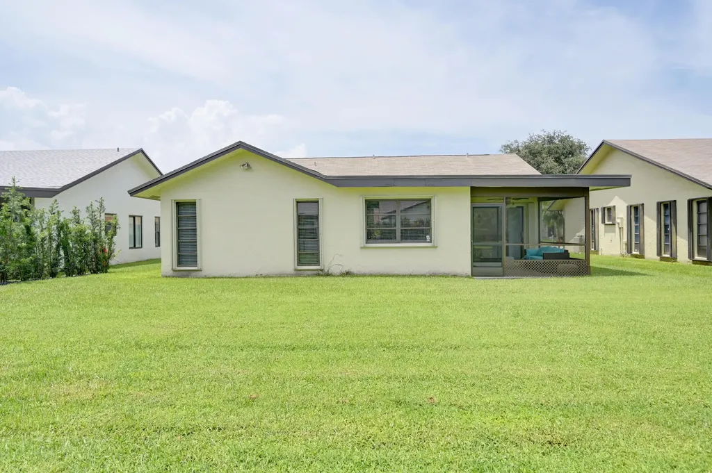 2756 Carnation Court Delray Beach FL 33445
