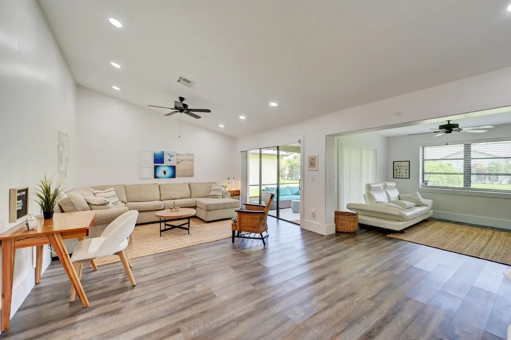 2756 Carnation Court Delray Beach FL 33445