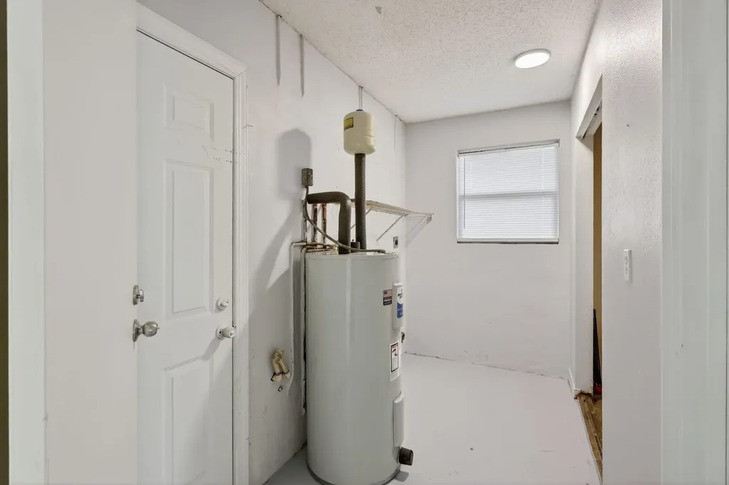941 SE Atlantus Avenue Port St Lucie FL 34983