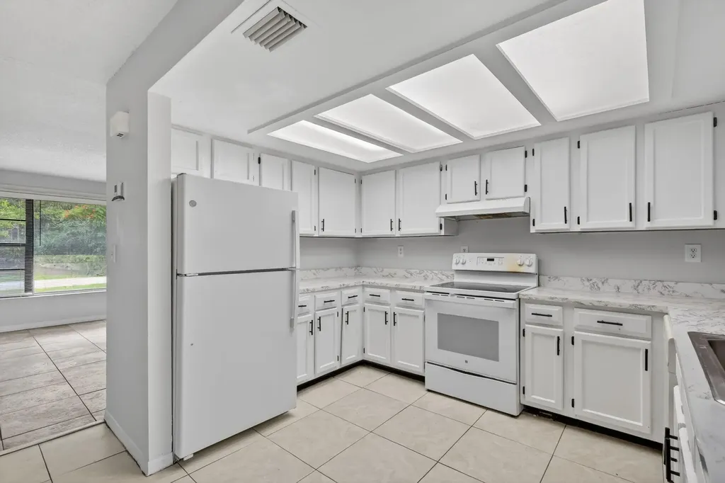 941 SE Atlantus Avenue Port St Lucie FL 34983