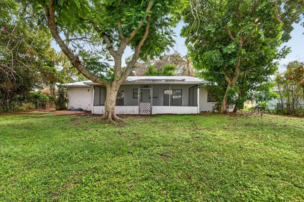 941 SE Atlantus Avenue Port St Lucie FL 34983