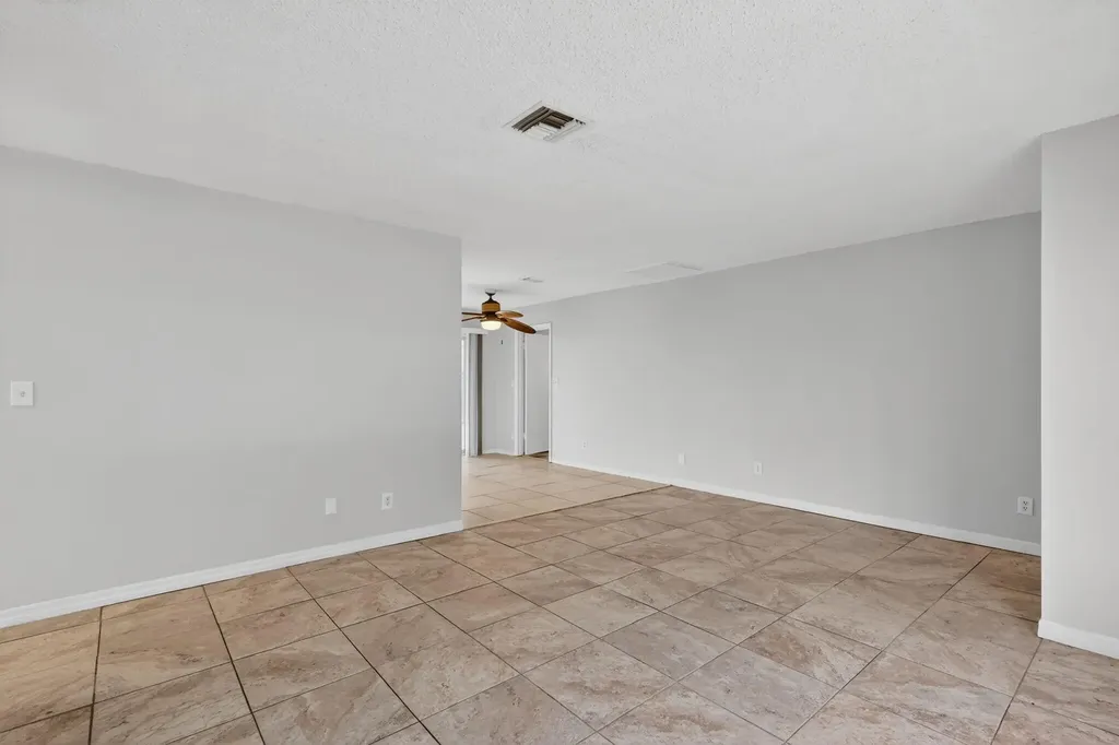 941 SE Atlantus Avenue Port St Lucie FL 34983