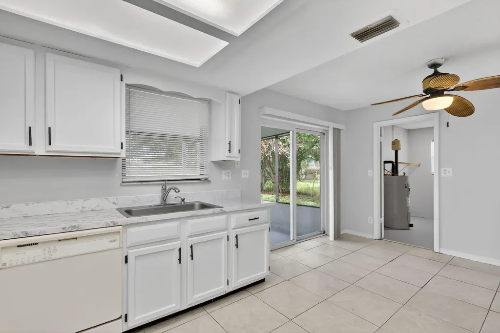 941 SE Atlantus Avenue Port St Lucie FL 34983
