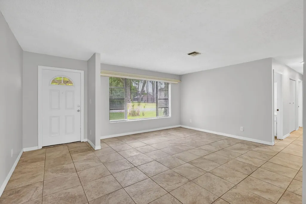 941 SE Atlantus Avenue Port St Lucie FL 34983
