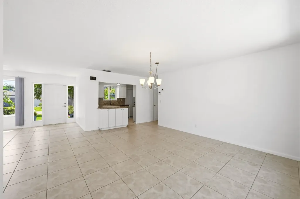 4454 W Tradewinds Avenue W Lauderdale By The Sea FL 33308