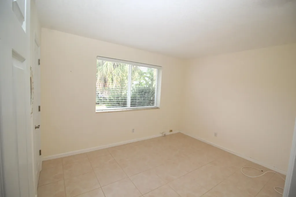 4454 W Tradewinds Avenue W Lauderdale By The Sea FL 33308