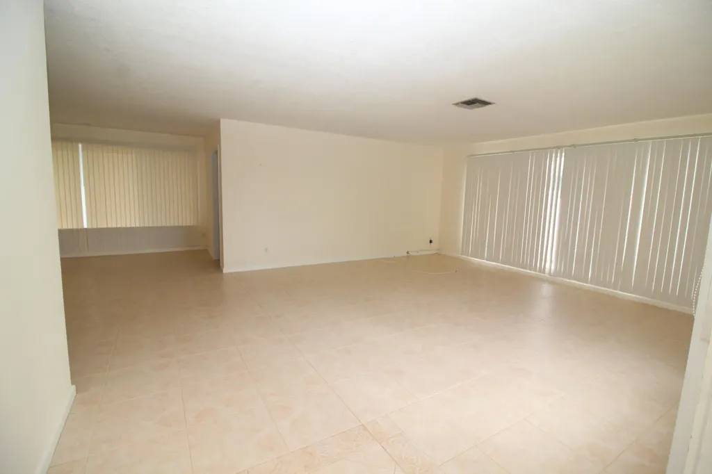 4454 W Tradewinds Avenue W Lauderdale By The Sea FL 33308