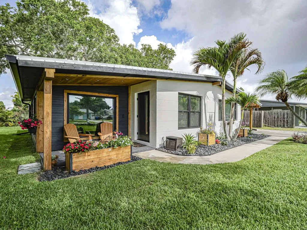 1611 4th Avenue Vero Beach FL 32960