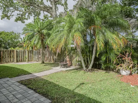 1611 4th Avenue Vero Beach FL 32960