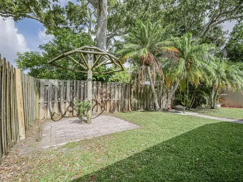1611 4th Avenue Vero Beach FL 32960