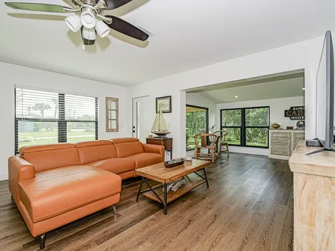 1611 4th Avenue Vero Beach FL 32960