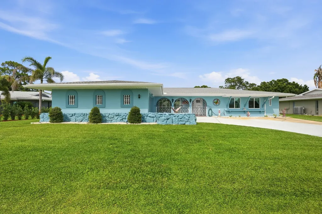 2773 SE Pine Valley Street Port St Lucie FL 34952