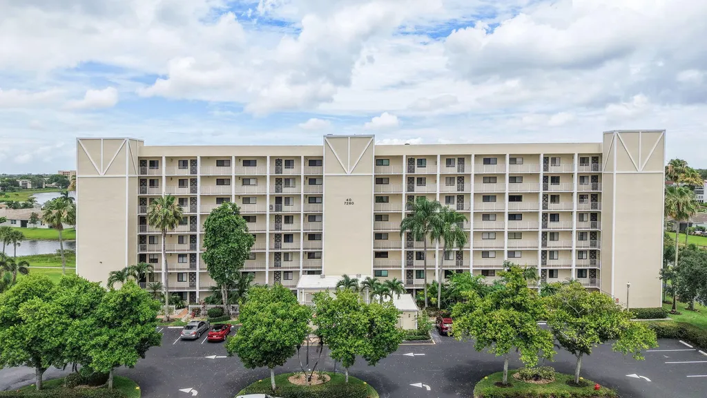 7260 Kinghurst Drive Delray Beach FL 33446