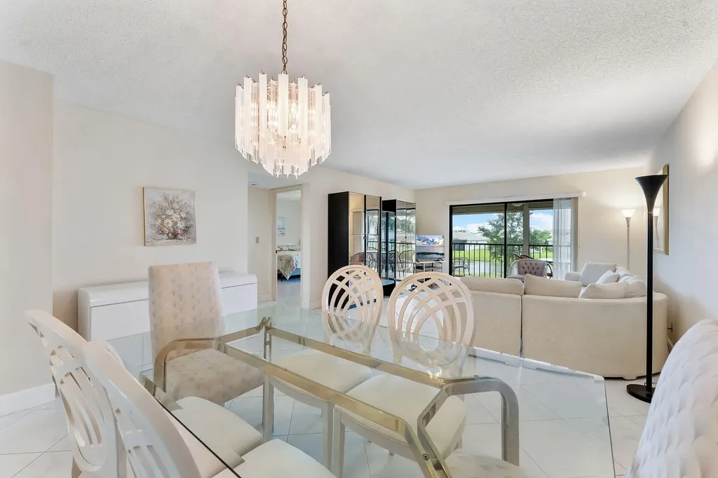 7260 Kinghurst Drive Delray Beach FL 33446
