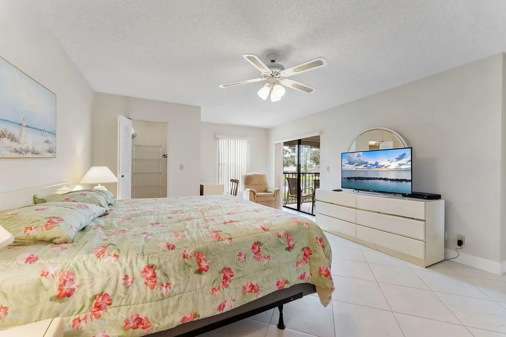 7260 Kinghurst Drive Delray Beach FL 33446