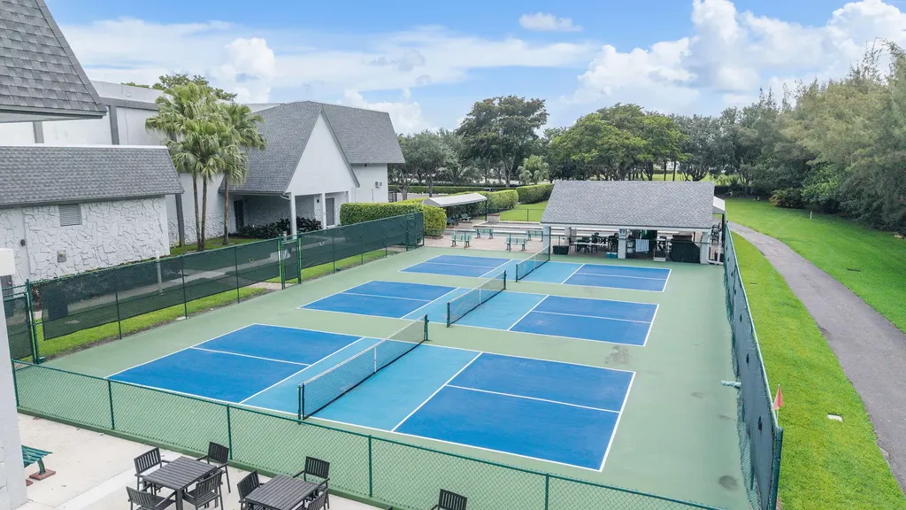 7260 Kinghurst Drive Delray Beach FL 33446