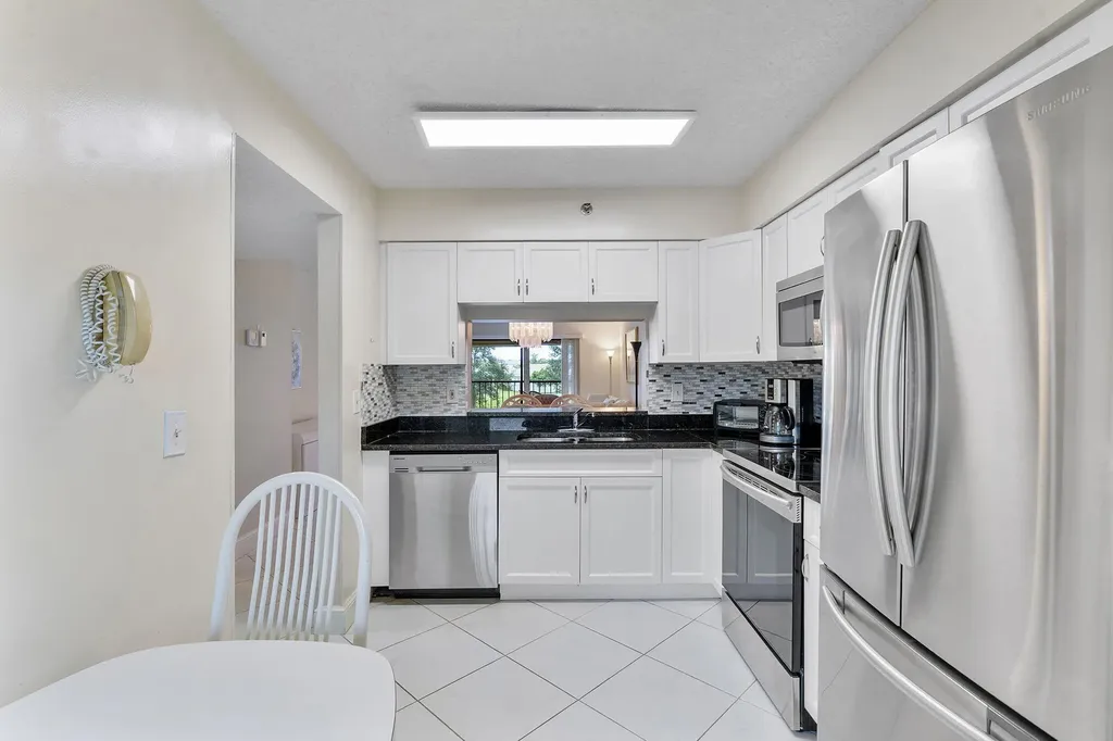 7260 Kinghurst Drive Delray Beach FL 33446