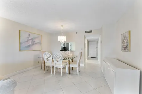 7260 Kinghurst Drive Delray Beach FL 33446