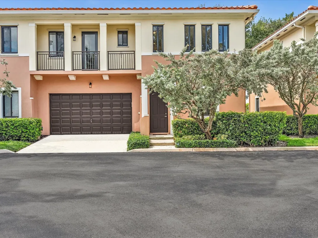 2414 Venetian Way Boynton Beach FL 33426
