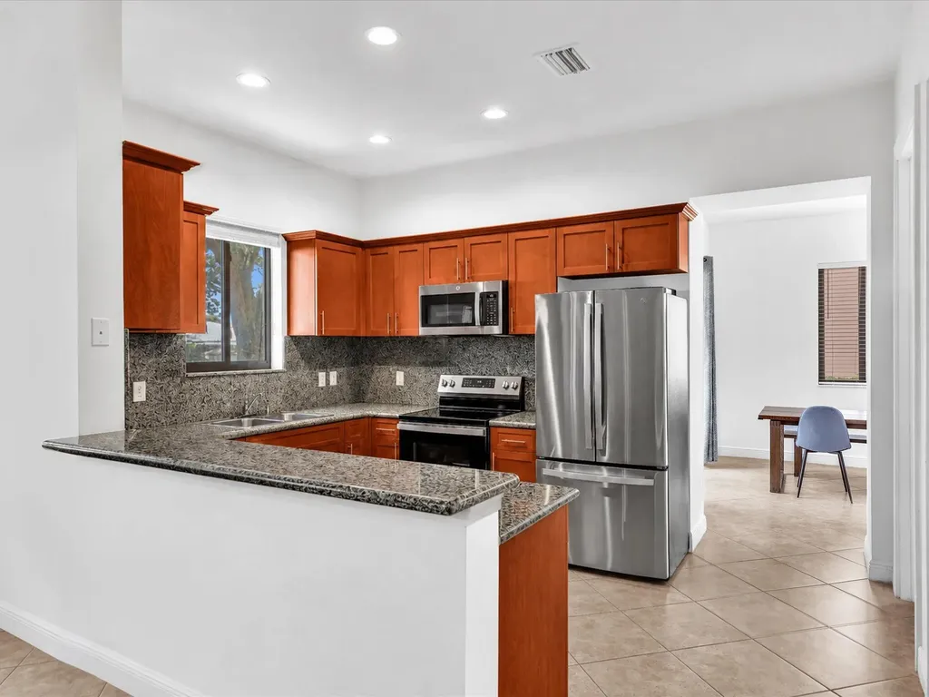 2414 Venetian Way Boynton Beach FL 33426
