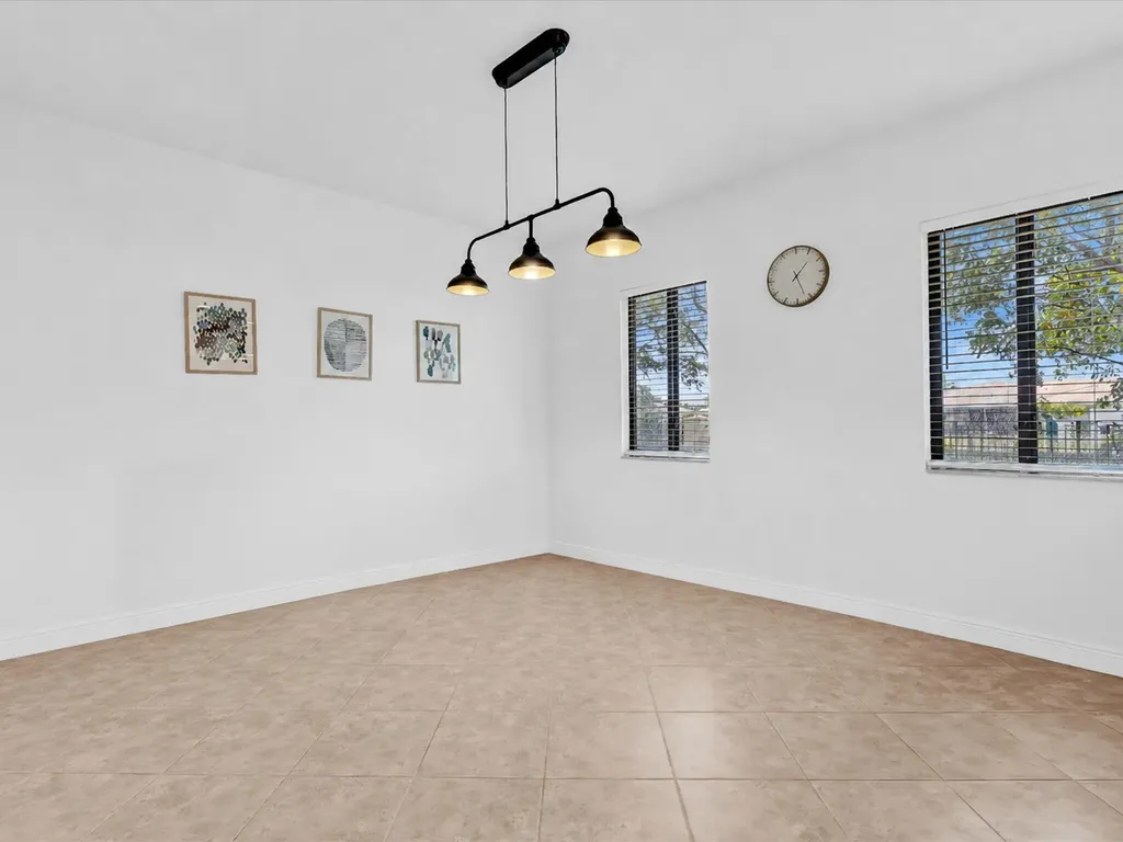 2414 Venetian Way Boynton Beach FL 33426