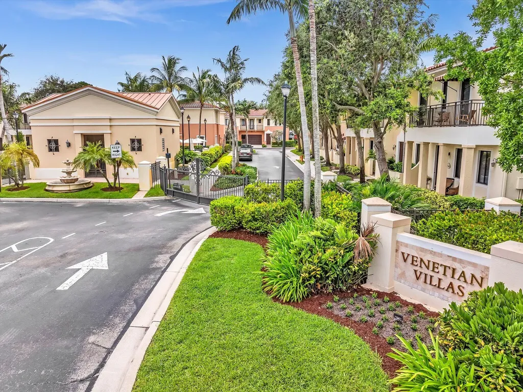 2414 Venetian Way Boynton Beach FL 33426