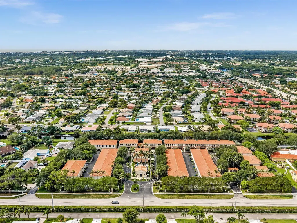 2414 Venetian Way Boynton Beach FL 33426