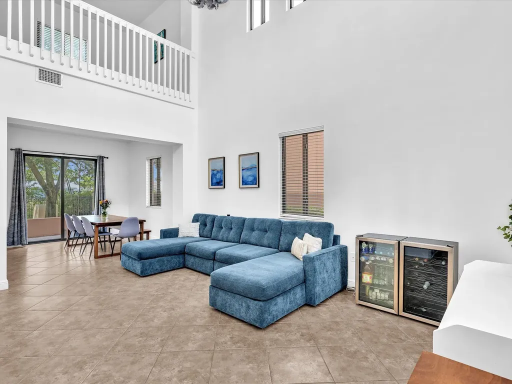 2414 Venetian Way Boynton Beach FL 33426