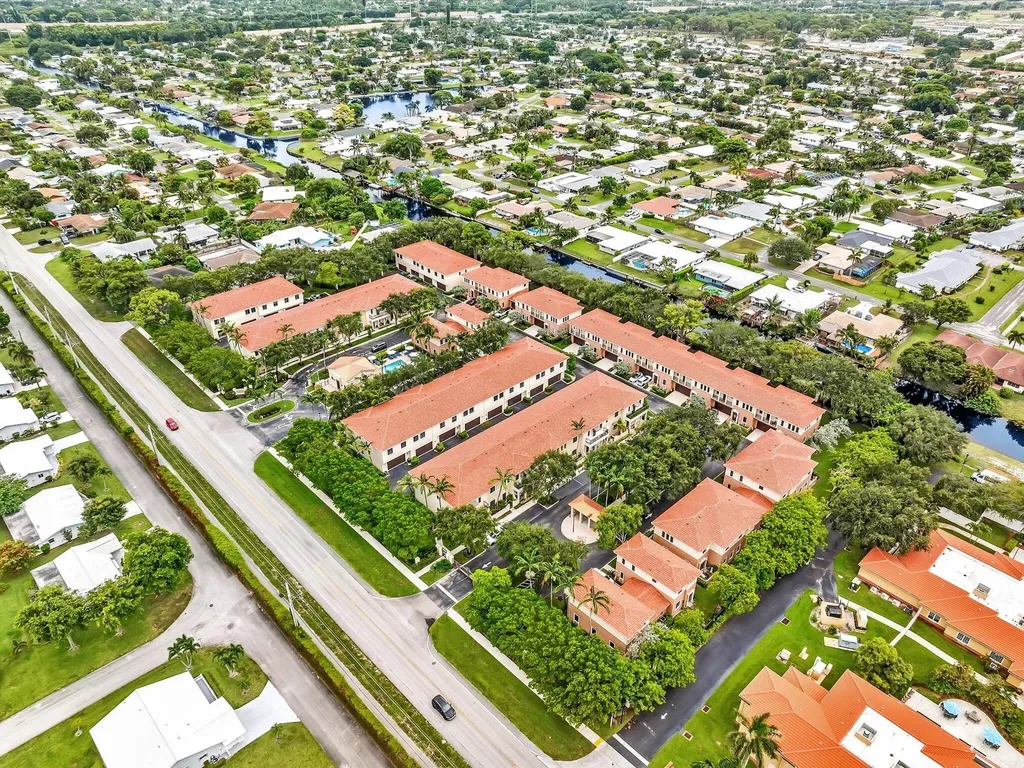 2414 Venetian Way Boynton Beach FL 33426