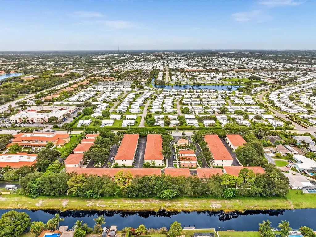 2414 Venetian Way Boynton Beach FL 33426