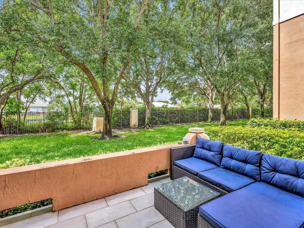 2414 Venetian Way Boynton Beach FL 33426