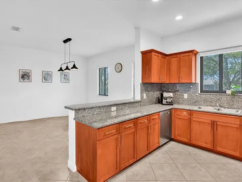 2414 Venetian Way Boynton Beach FL 33426