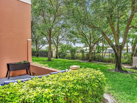 2414 Venetian Way Boynton Beach FL 33426