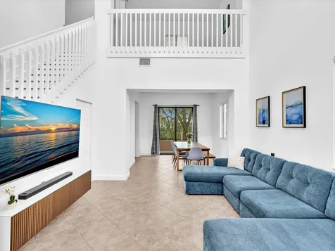 2414 Venetian Way Boynton Beach FL 33426