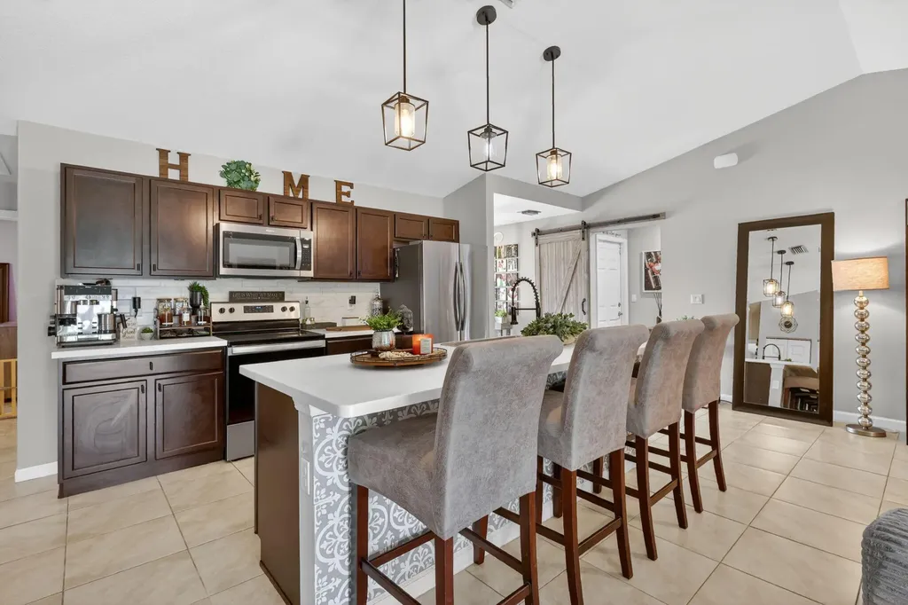 473 SE Streamlet Avenue Port St Lucie FL 34983