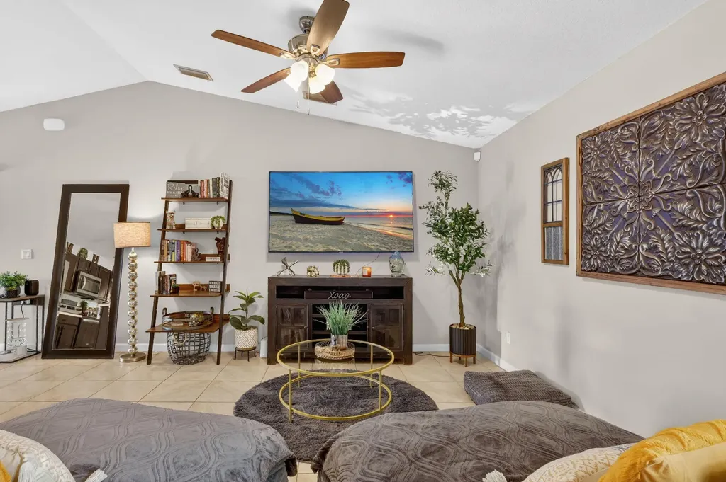 473 SE Streamlet Avenue Port St Lucie FL 34983