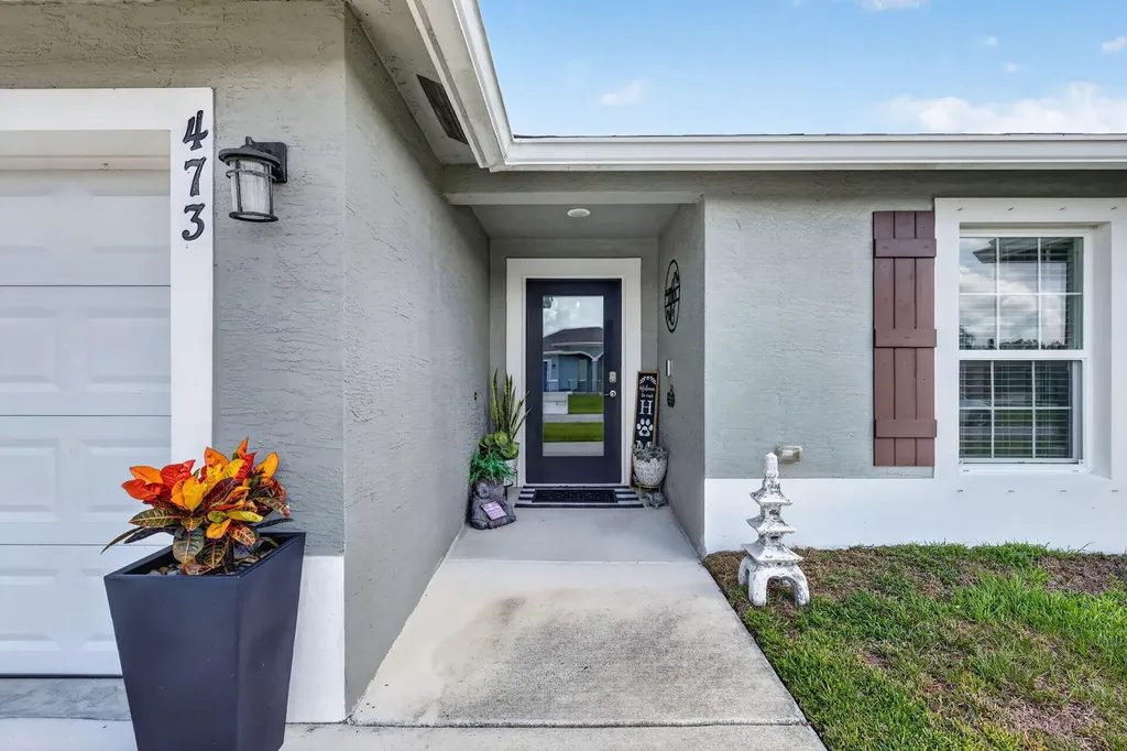 473 SE Streamlet Avenue Port St Lucie FL 34983