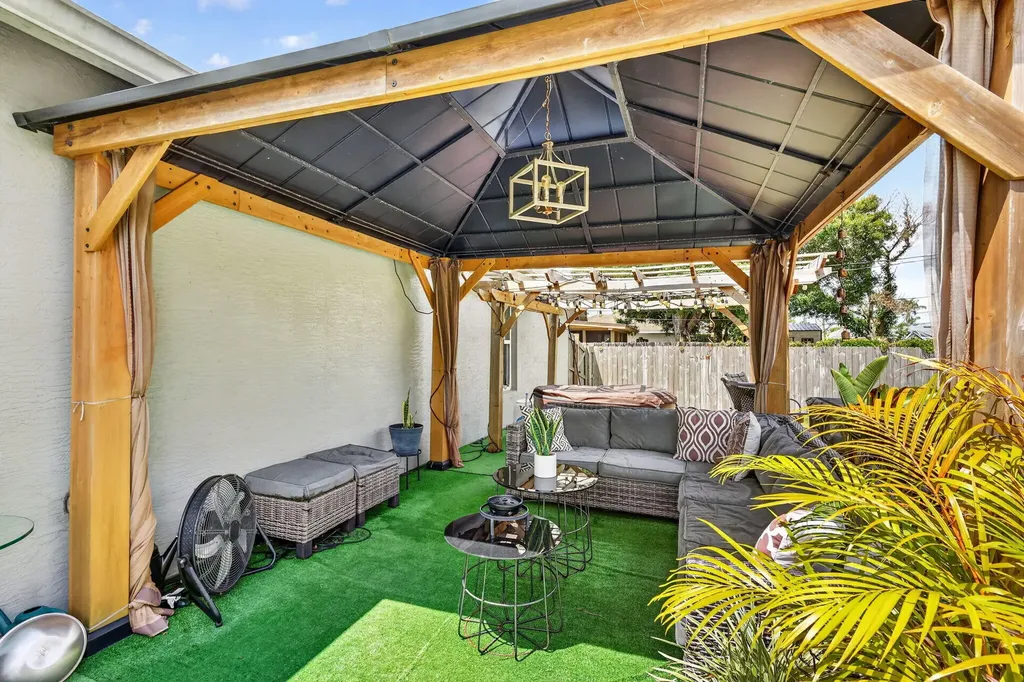 473 SE Streamlet Avenue Port St Lucie FL 34983