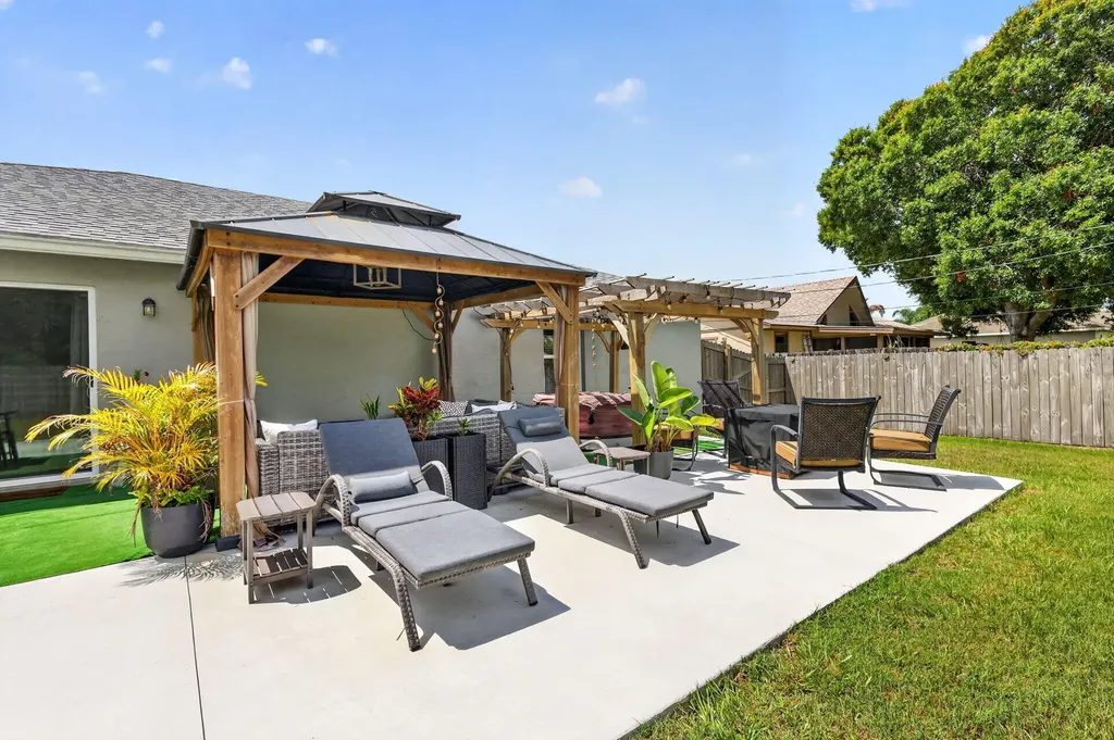 473 SE Streamlet Avenue Port St Lucie FL 34983