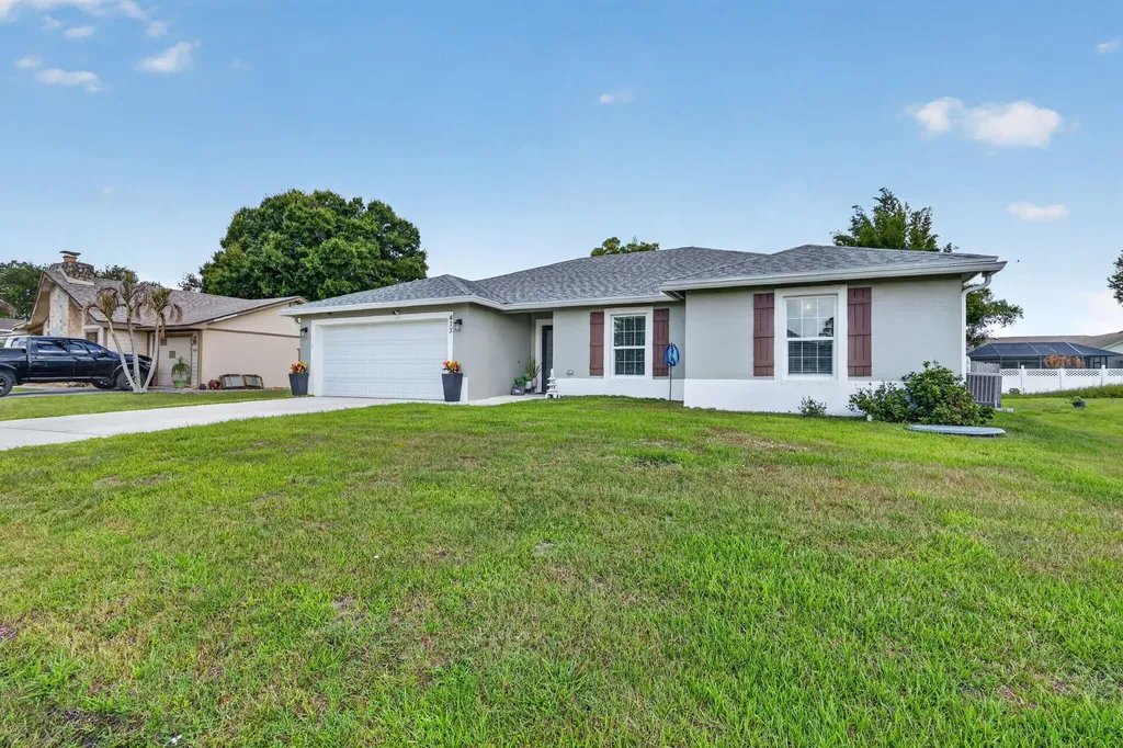 473 SE Streamlet Avenue Port St Lucie FL 34983