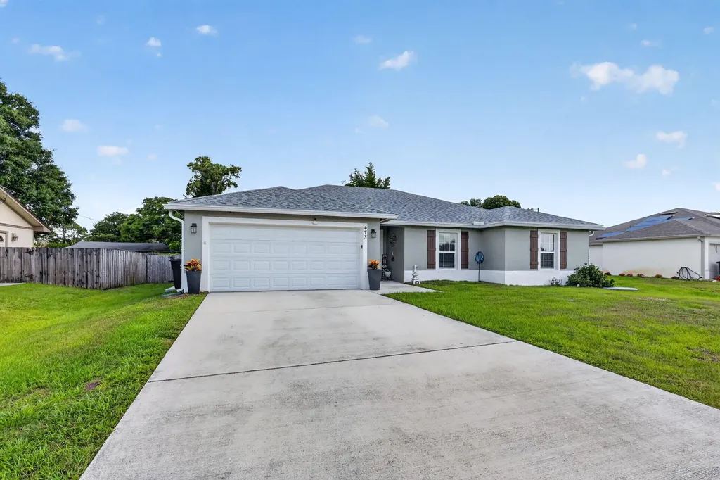 473 SE Streamlet Avenue Port St Lucie FL 34983