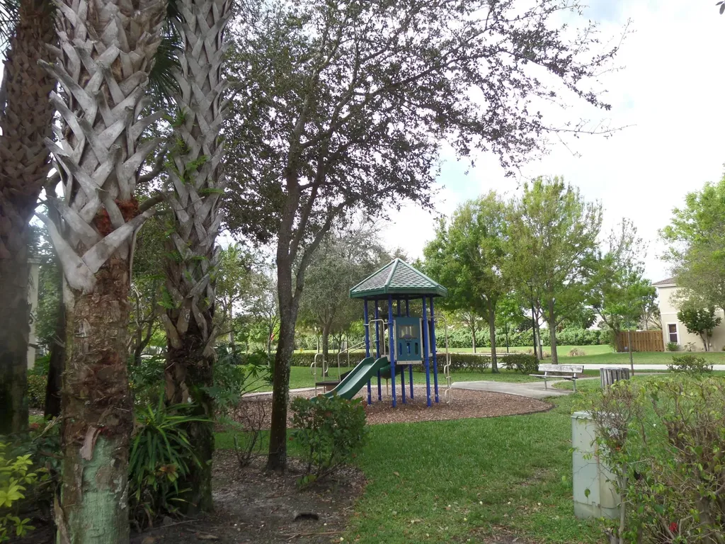 862 Summit Lake Drive West Palm Beach FL 33405