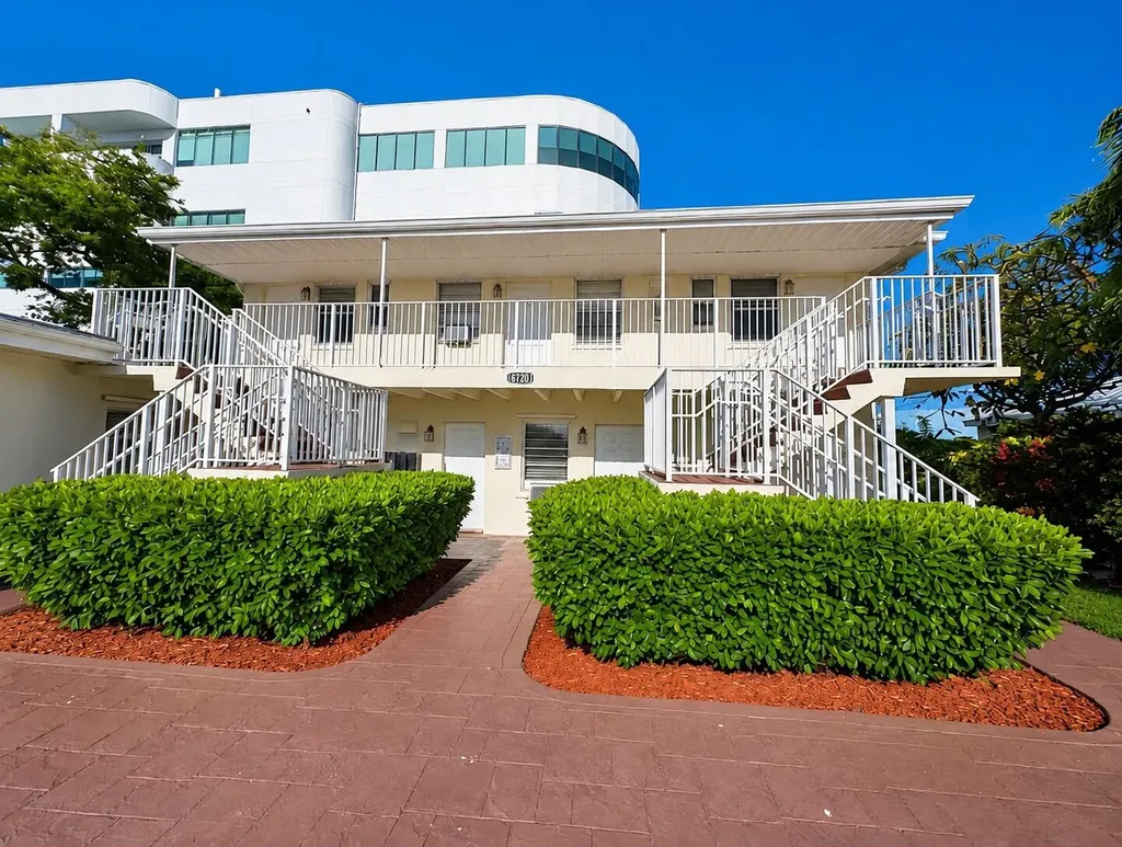 2620 East Way West Palm Beach FL 33404